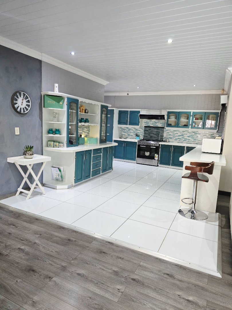 4 Bedroom Property for Sale in Wilkoppies North West